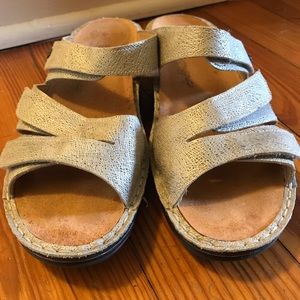 Finn Comfort Canzo Metallic Slip-on Sandal